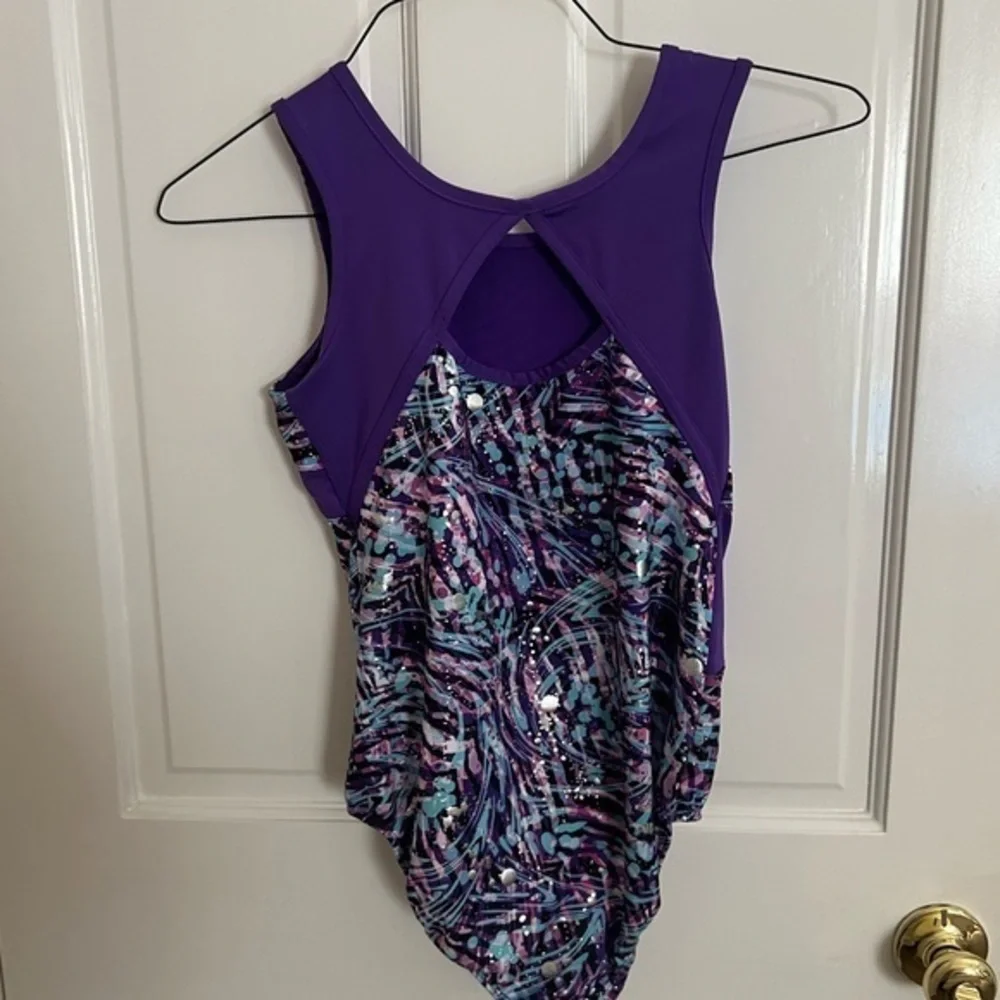 Girls Danskin Now XL.